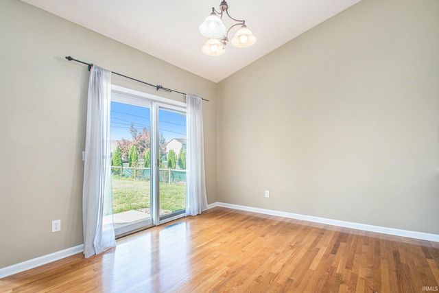 51175 Kendallwood Drive, Granger, IN 46530