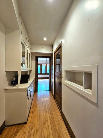 5656 S Dorchester Avenue 1, Chicago, IL 60637