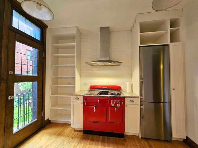5656 S Dorchester Avenue 1, Chicago, IL 60637