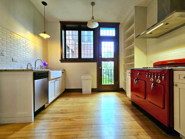 5656 S Dorchester Avenue 1, Chicago, IL 60637