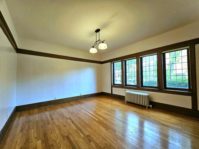 5656 S Dorchester Avenue 1, Chicago, IL 60637