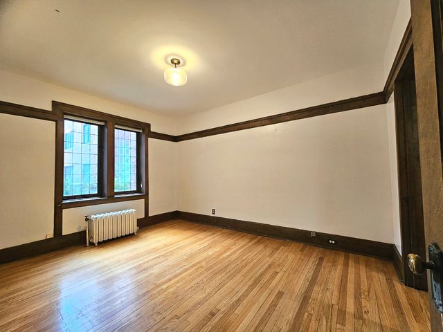 5656 S Dorchester Avenue 1, Chicago, IL 60637