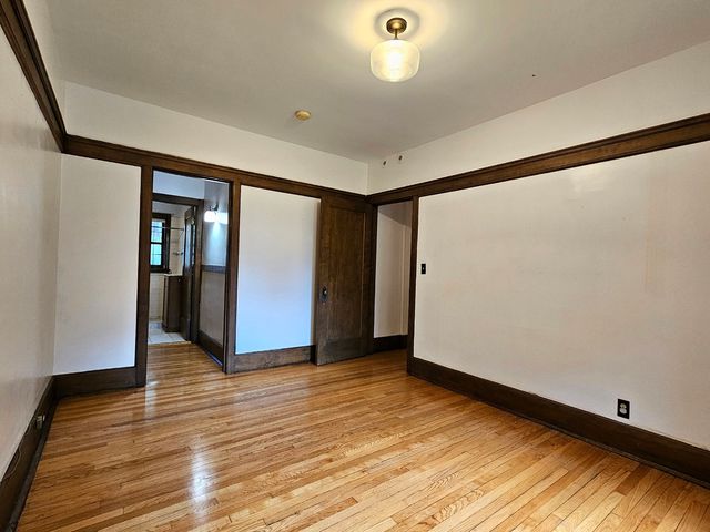 5656 S Dorchester Avenue 1, Chicago, IL 60637