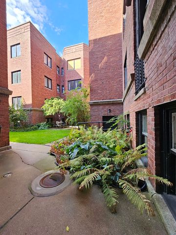 5656 S Dorchester Avenue 1, Chicago, IL 60637