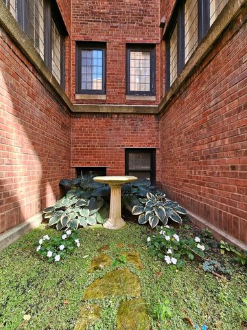 5656 S Dorchester Avenue 1, Chicago, IL 60637