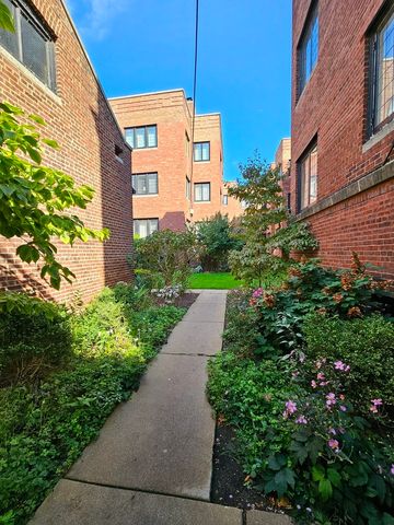 5656 S Dorchester Avenue 1, Chicago, IL 60637