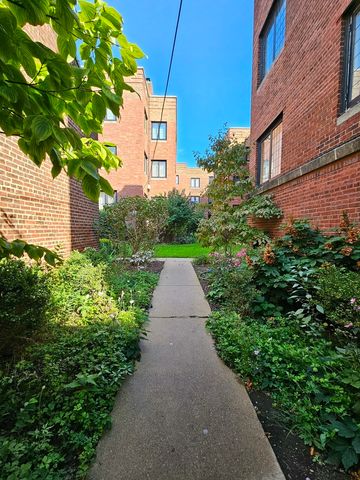 5656 S Dorchester Avenue 1, Chicago, IL 60637