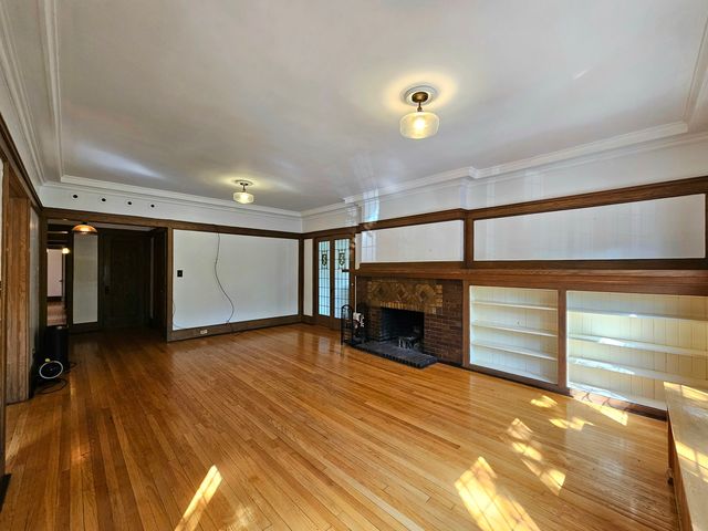 5656 S Dorchester Avenue 1, Chicago, IL 60637
