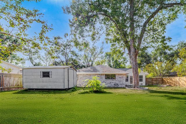 5514 Chantilly Lane, Houston, TX 77092