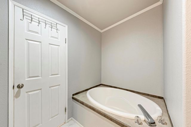 158 Morning Dove LN, Elgin, TX 78621