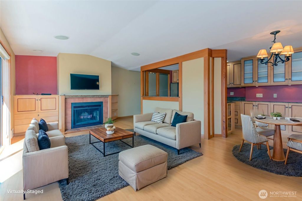 125 Madison Avenue N #125, Bainbridge Island, WA 98110