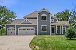 N38W26971 Glacier ROAD, Pewaukee, WI 53072
