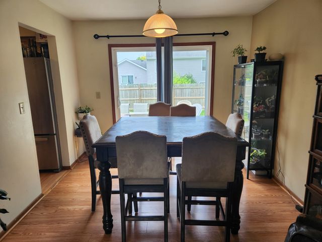 827 Boxwood Drive, Crystal Lake, IL 60014
