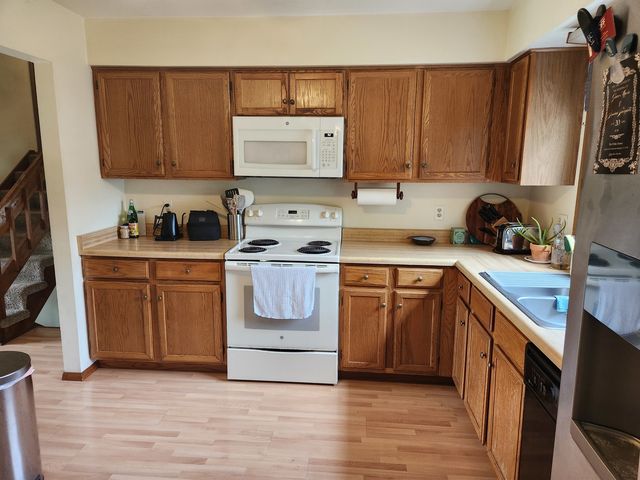 827 Boxwood Drive, Crystal Lake, IL 60014