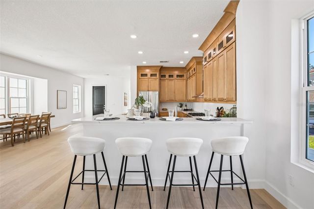 126 RICARDO WAY NE, St Petersburg, FL 33704