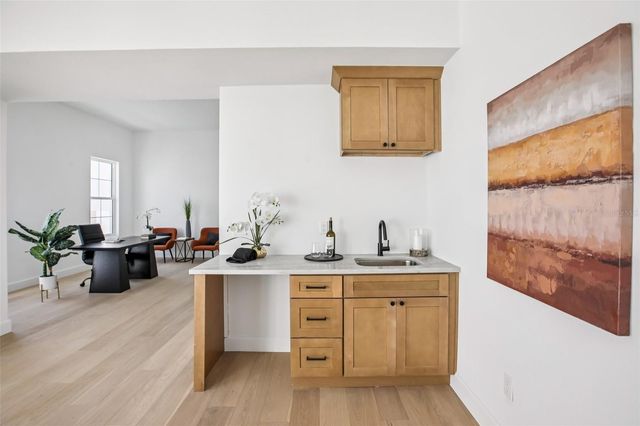 126 RICARDO WAY NE, St Petersburg, FL 33704