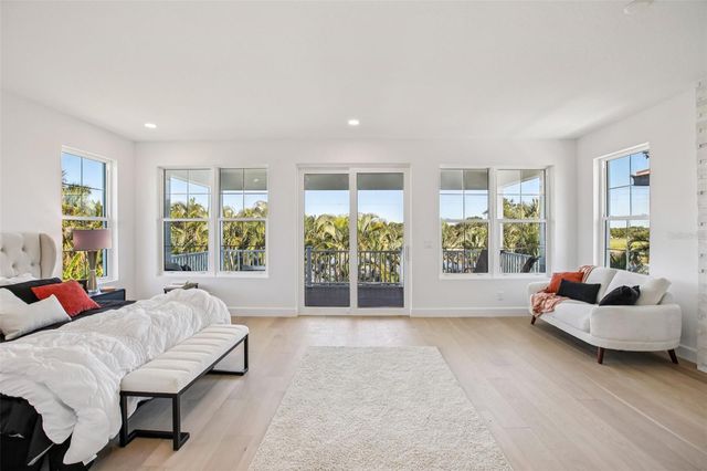 126 RICARDO WAY NE, St Petersburg, FL 33704