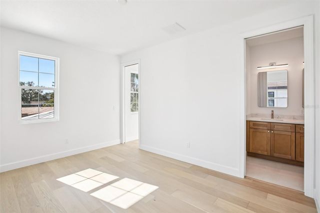 126 RICARDO WAY NE, St Petersburg, FL 33704