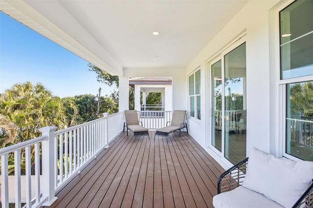 126 RICARDO WAY NE, St Petersburg, FL 33704