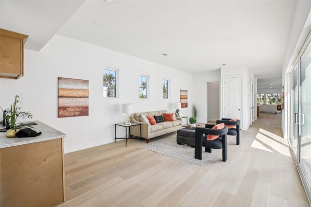 126 RICARDO WAY NE, St Petersburg, FL 33704