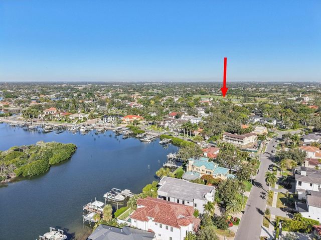 126 RICARDO WAY NE, St Petersburg, FL 33704