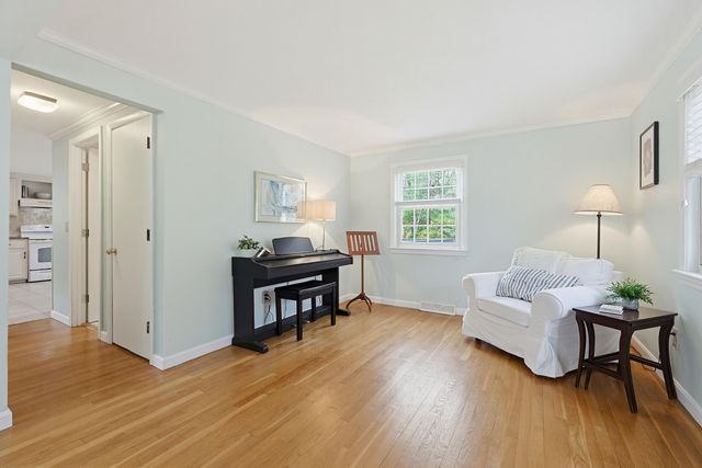 4 Clement Street, Sandwich, MA 02563