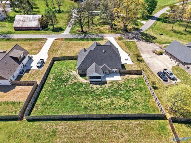 27 Hancock Road, Fayetteville, TN 37334