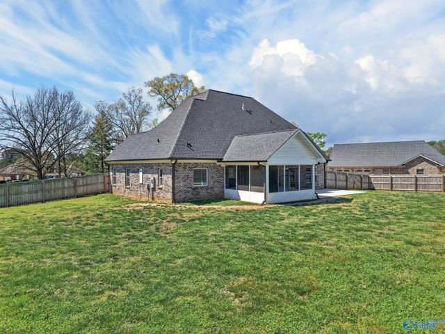 27 Hancock Road, Fayetteville, TN 37334