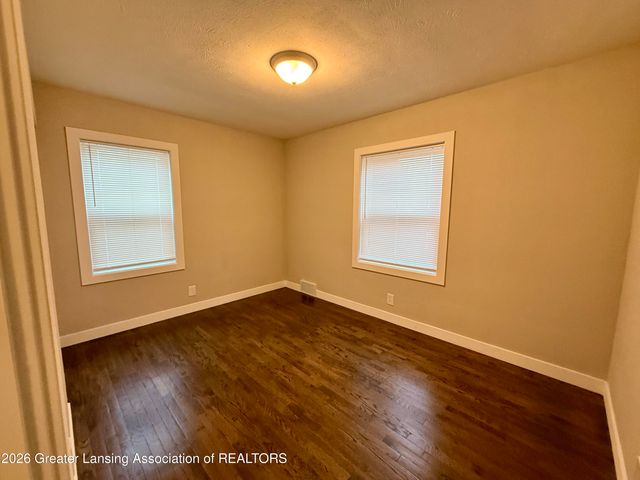 3529 Glenwood Avenue, Lansing, MI 48910