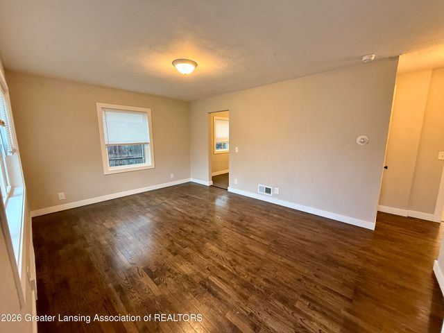 3529 Glenwood Avenue, Lansing, MI 48910