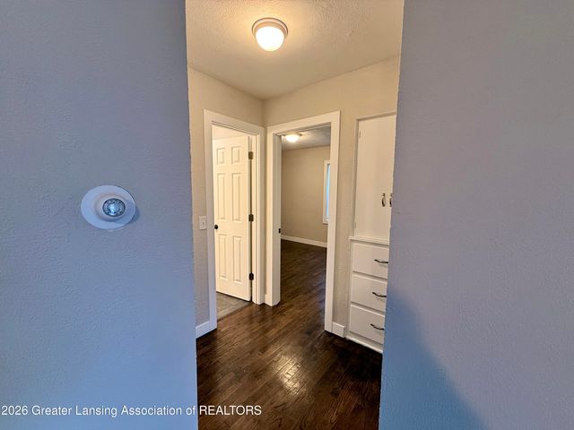 3529 Glenwood Avenue, Lansing, MI 48910