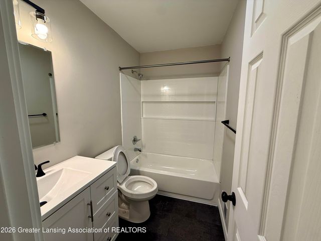 3529 Glenwood Avenue, Lansing, MI 48910