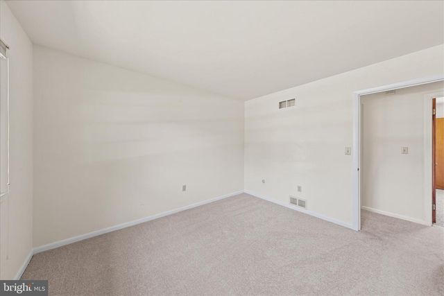 25 MEADOW GLEN DR, Dover, DE 19901