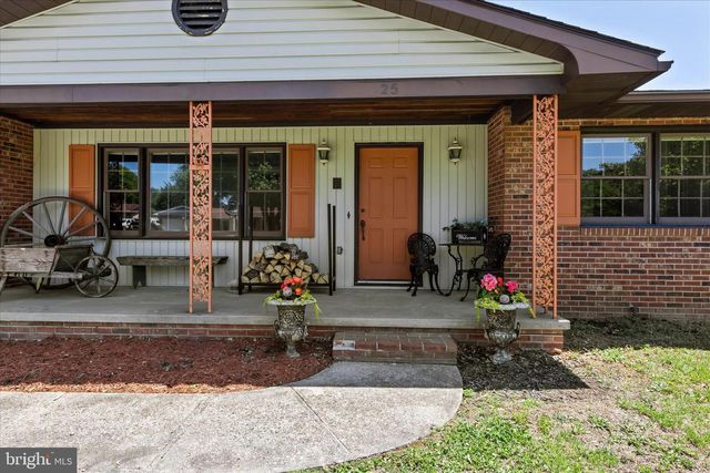 25 MEADOW GLEN DR, Dover, DE 19901