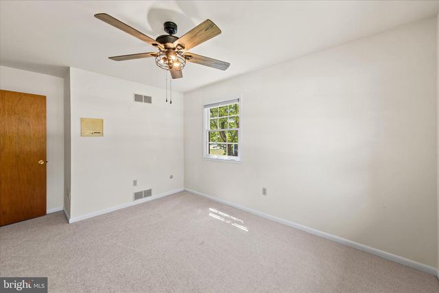 25 MEADOW GLEN DR, Dover, DE 19901