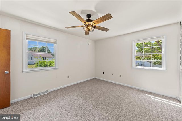 25 MEADOW GLEN DR, Dover, DE 19901