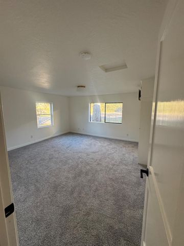 4240 Parrotts Ferry Rd, Vallecito, CA 95251