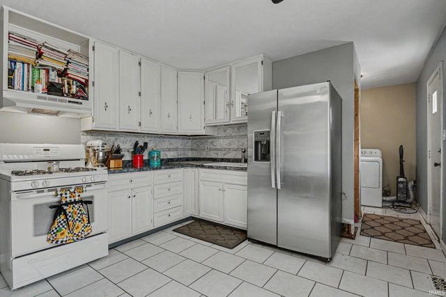 1348 Viking Drive, South Bend, IN 46628