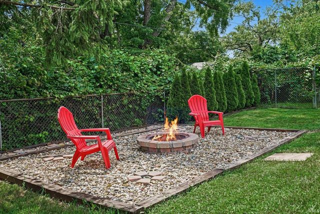 1348 Viking Drive, South Bend, IN 46628