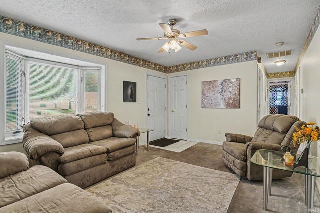 1348 Viking Drive, South Bend, IN 46628