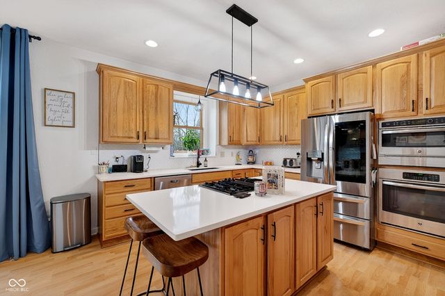 1020 Sunset Bay, Cicero, IN 46034