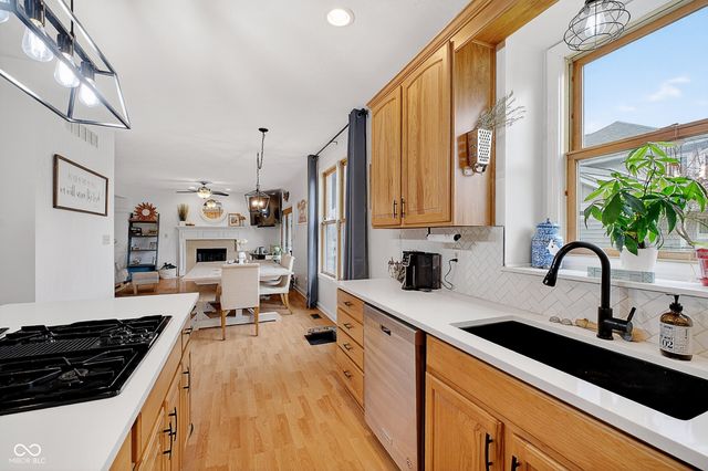 1020 Sunset Bay, Cicero, IN 46034