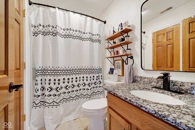 1020 Sunset Bay, Cicero, IN 46034