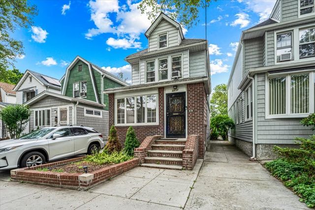 68-37 Nansen Street, New York City, NY 11375
