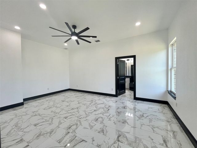 127 Valley Meadows Drive, Springtown, TX 76082
