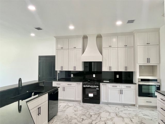 127 Valley Meadows Drive, Springtown, TX 76082