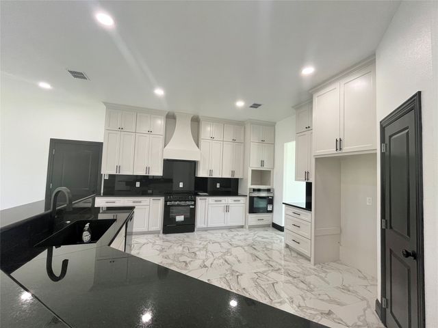 127 Valley Meadows Drive, Springtown, TX 76082