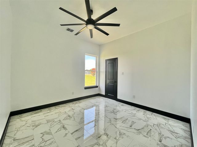 127 Valley Meadows Drive, Springtown, TX 76082