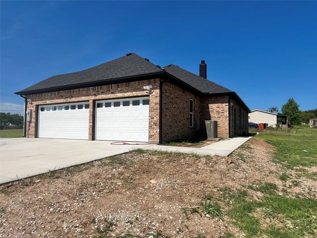 127 Valley Meadows Drive, Springtown, TX 76082