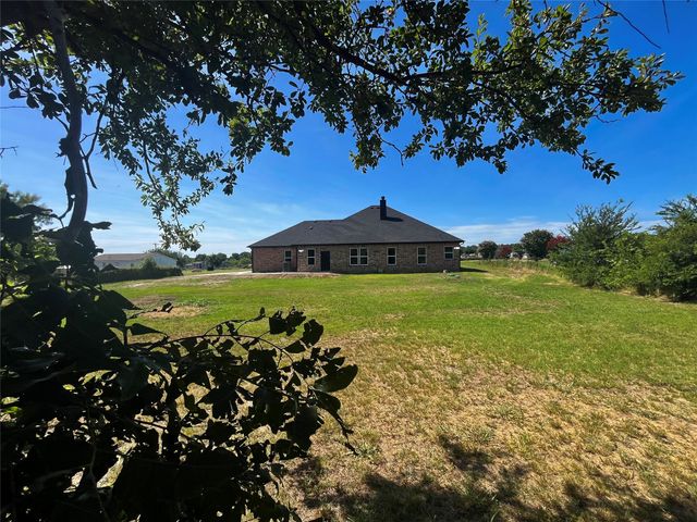 127 Valley Meadows Drive, Springtown, TX 76082